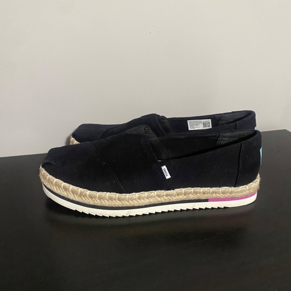 Tom’s Espadrilles - Picture 2 of 2
